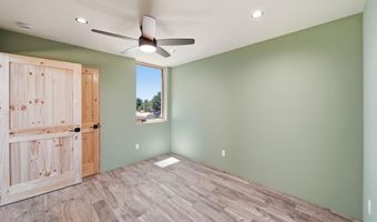102 Spanish Peaks Rd, Arroyo Hondo, NM 87513