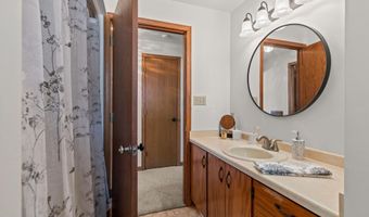 3300 N LAWE St, Appleton, WI 54911