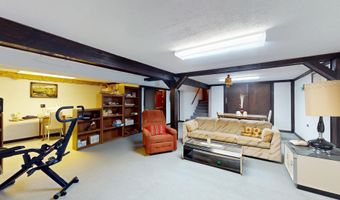 1608 E Crabtree Dr, Arlington Heights, IL 60004