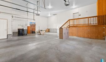 417 E Meadowlark Cir, Brandon, SD 57005