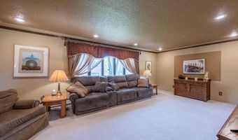 130 Linda Dr, Aurora, MN 55705