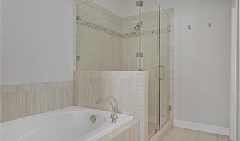 1097 Township Sq, Alpharetta, GA 30022