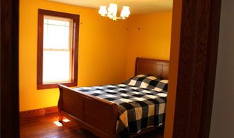 104 S Main St, Altura, MN 55910