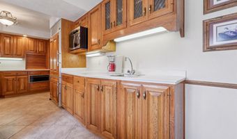2213 SUNRISE Dr, Appleton, WI 54914