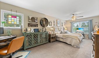 48 Poplar St, Beachwood, NJ 08722