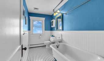 39 E End Ave, Avon By The Sea, NJ 07717