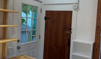 15 Clinton Ave 2, Newport, RI 02840