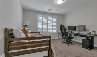 28 Ashley St, Cranston, RI 02920
