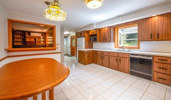 198 N Timber Ln, Cheshire, CT 06410