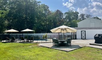 14 Hemlock Ln, Bayville, NJ 08721