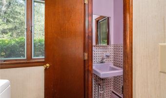 1 Rocky Crest Rd, Cumberland, RI 02864