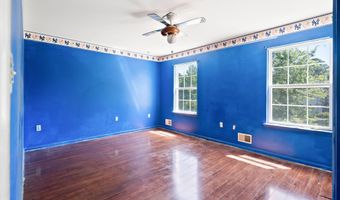 7 Willowtree Ct, Barnegat, NJ 08005