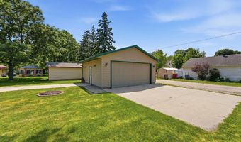 1002 Cedar St, Alexandria, MN 56308