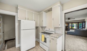 425 N 9th St, Adel, IA 50003