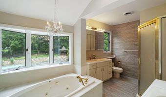 245 Borden Rd, Middletown, NJ 07748