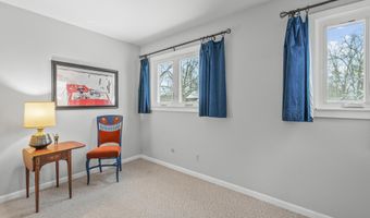 2050 Chalmers Dr, Ann Arbor, MI 48104