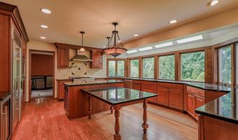 1 WILLOW BROOK Ln, Annandale, NJ 08801