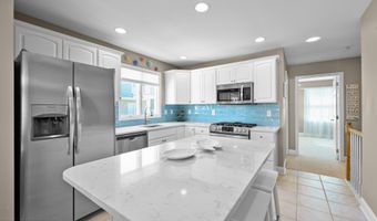 212 25th St, Avalon, NJ 08202