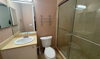 20000 E Country Club Dr 104, Aventura, FL 33180