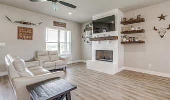 110 War Wagon Cir, Millsap, TX 76066