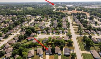 819 Tunbridge Dr, Bentonville, AR 72712