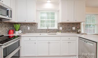 7111 Sythe Ct, Charlotte, NC 28226