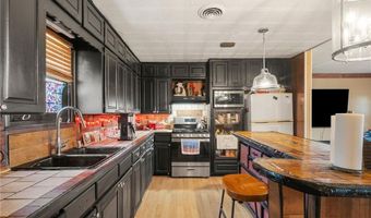 839 14th St, Barling, AR 72923