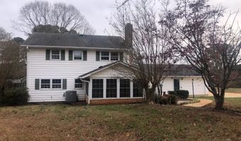 105 Forestdale Dr, Boiling Springs, SC 29316