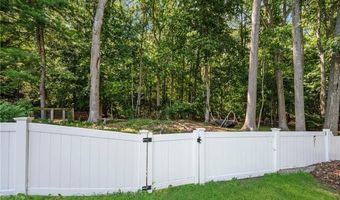 69 Overlook Dr, Warwick, RI 02818