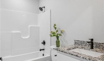 1020 Hunter Dr, Barling, AR 72923