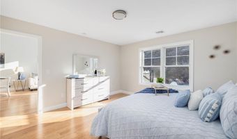 42 Overlook Ln, Glocester, RI 02814