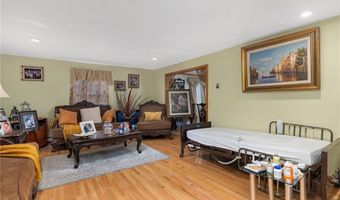 6 Lake Dr, North Providence, RI 02904