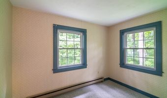 53 Henry St, Amherst, MA 01002