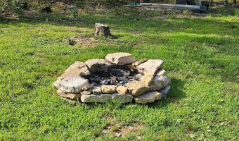 136 N PIONEER Ln, Augusta, WV 26704