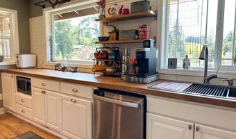 35134 Helligso Ln, Astoria, OR 97103