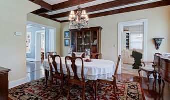 916 Audubon Pkwy, Audubon Park, KY 40213
