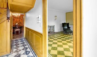 57 Farewell St, Newport, RI 02840