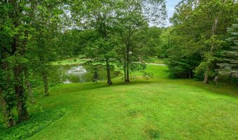 4 Spruce Mountain Trl, Danbury, CT 06810