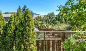 1011 Canyon Park Dr, Ashland, OR 97520