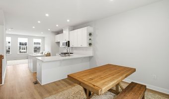 5 Pelham Ln, Bayville, NJ 08721