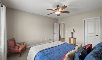 904 Eagle Creek Blvd SW, Altoona, IA 50009