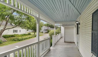 92 Cedar St, Belfast, ME 04915