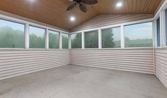 4013 E BENVALLEY Dr, Appleton, WI 54913