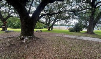 13085 Wintzell Ave N, Bayou La Batre, AL 36509