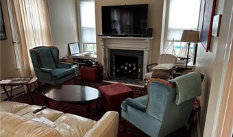 17 Lincoln St, Newport, RI 02840