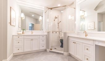 5812 HICKORY HOLLOW Ln, Doylestown, PA 18902