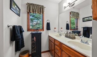 17 Pine Grove Dr, Batesville, IN 47006