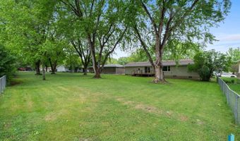 1912 E Sylvan Cir, Brandon, SD 57005