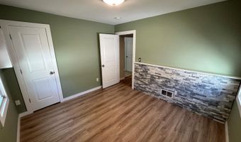 92 Woodland Dr, Aberdeen, NJ 07735