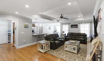 1204 Crestbrook Dr, Albertville, AL 35950